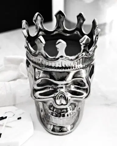 Thompson Ferrier Silvertone Maximilien Skull Candle, 23.3 oz. - The Aroma Scent | Thumbnail 3 Thompson Ferrier Silvertone Maximilien Skull Candle, 23.3 oz. - The Aroma Scent | Thumbnail 3