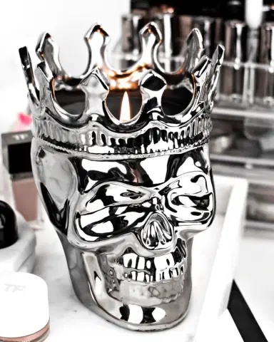 Thompson Ferrier Silvertone Maximilien Skull Candle, 23.3 oz. - The Aroma Scent | Thumbnail 4 Thompson Ferrier Silvertone Maximilien Skull Candle, 23.3 oz. - The Aroma Scent | Thumbnail 4