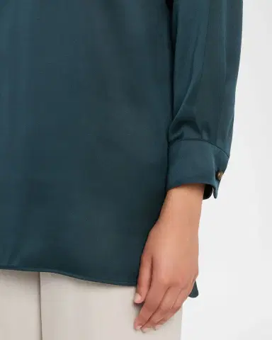 Giorgio Armani Long-Sleeve Silk Tunic Shirt | Thumbnail 5 Giorgio Armani Long-Sleeve Silk Tunic Shirt | Thumbnail 5