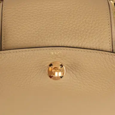HERMÈS Hermes Mini Lindy II Trench Verso Clemence Gold Hardware | Thumbnail 8 HERMÈS Hermes Mini Lindy II Trench Verso Clemence Gold Hardware | Thumbnail 8