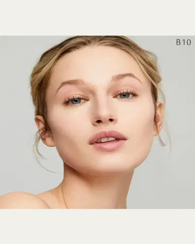 CLÉ DE PEAU BEAUTÉ Radiant Fluid Foundation Natural SPF 25, 1.1 oz. | Thumbnail 4 CLÉ DE PEAU BEAUTÉ Radiant Fluid Foundation Natural SPF 25, 1.1 oz. | Thumbnail 4