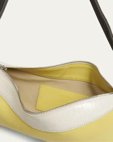 Jacquemus Le Grand Bisou Perle Leather Shoulder Bag | Thumbnail 4 Jacquemus Le Grand Bisou Perle Leather Shoulder Bag | Thumbnail 4