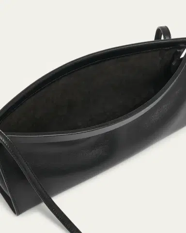 Alaïa Le Click Medium Shoulder Bag in Glossy Leather | Thumbnail 4 Alaïa Le Click Medium Shoulder Bag in Glossy Leather | Thumbnail 4