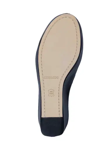 Bernardo 1946 Women's Vivi Platform Wedges - Black | Thumbnail 4 Bernardo 1946 Women's Vivi Platform Wedges - Black | Thumbnail 4