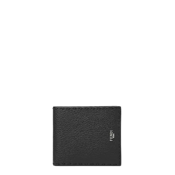 Bi-fold wallet, organised inside with eight card slots Bi-fold wallet, organised inside with eight card slots