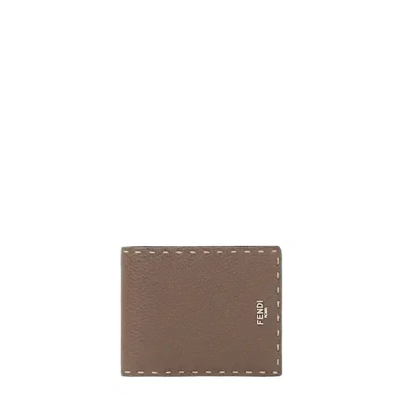 Bi-fold wallet, organised inside with eight card slots Bi-fold wallet, organised inside with eight card slots