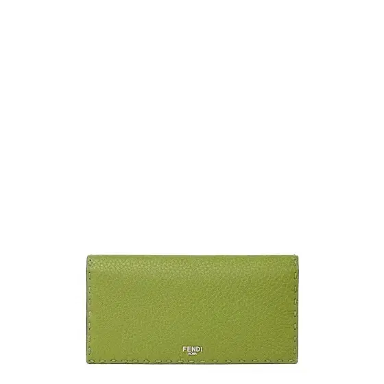 Continental wallet organised with 14 cardholder slots Continental wallet organised with 14 cardholder slots
