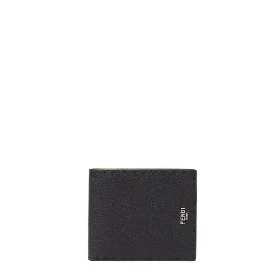 Bi-fold wallet, organised inside with eight card slots Bi-fold wallet, organised inside with eight card slots