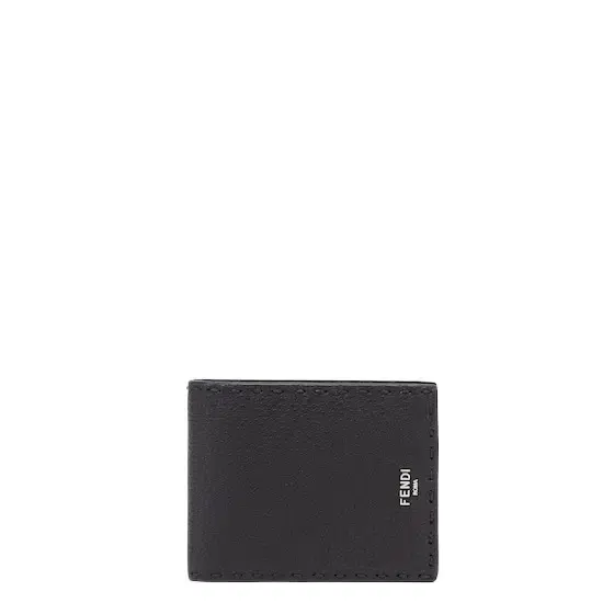 Bi-fold wallet with banknote compartment, four card slots Bi-fold wallet with banknote compartment, four card slots