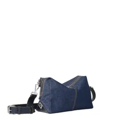 Fendi Medium-sized Lui bag with a soft construction, made | Thumbnail 1 Fendi Medium-sized Lui bag with a soft construction, made | Thumbnail 1