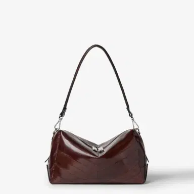 Fendi Medium Lui bag with a soft design, made of luxurious | Thumbnail 2 Fendi Medium Lui bag with a soft design, made of luxurious | Thumbnail 2