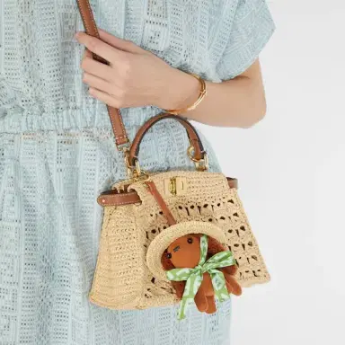 Fendi Iconic small Peekaboo bag, the epitome | Thumbnail 2 Fendi Iconic small Peekaboo bag, the epitome | Thumbnail 2