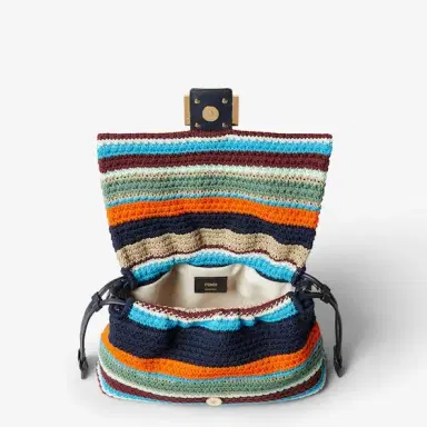 Fendi Baguette Soft Medium | Thumbnail 4 Fendi Baguette Soft Medium | Thumbnail 4