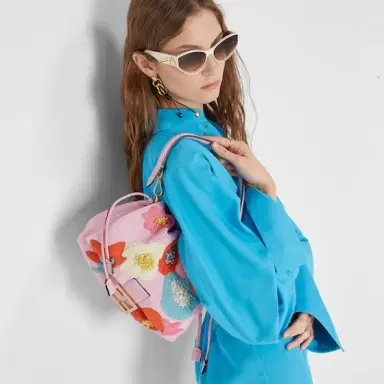 Fendi Mamma Baguette Medium | Thumbnail 2 Fendi Mamma Baguette Medium | Thumbnail 2