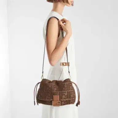 Fendi Baguette Soft Medium | Thumbnail 7 Fendi Baguette Soft Medium | Thumbnail 7