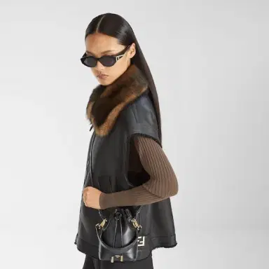 Fendi Iconic Mon Tresor bucket bag, distinguished by a timeless | Thumbnail 2 Fendi Iconic Mon Tresor bucket bag, distinguished by a timeless | Thumbnail 2