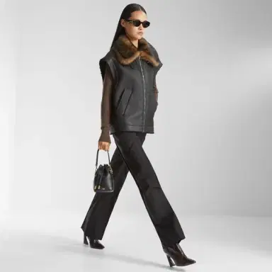 Fendi Iconic Mon Tresor bucket bag, distinguished by a timeless | Thumbnail 7 Fendi Iconic Mon Tresor bucket bag, distinguished by a timeless | Thumbnail 7
