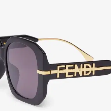 Fendi Oversized square Fendigraphy sunglasses in black acetate | Thumbnail 3 Fendi Oversized square Fendigraphy sunglasses in black acetate | Thumbnail 3
