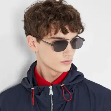 Fendi Ultra-lightweight, square pilot sunglasses made of metal | Thumbnail 4 Fendi Ultra-lightweight, square pilot sunglasses made of metal | Thumbnail 4
