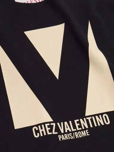 Valentino Garavani Men's Cotton T-Shirt with Chez Print - Black | Thumbnail 7 Valentino Garavani Men's Cotton T-Shirt with Chez Print - Black | Thumbnail 7