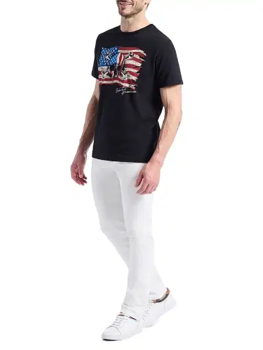 Robert Graham Men's Skull Flag Graphic Cotton T-Shirt - Black | Thumbnail 2 Robert Graham Men's Skull Flag Graphic Cotton T-Shirt - Black | Thumbnail 2