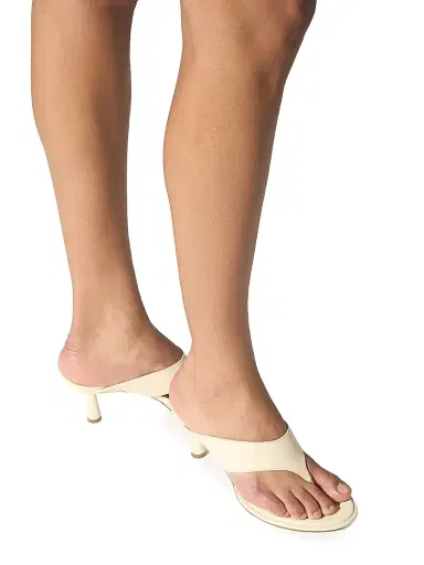 Aeyde Women's Olenna Leather Thong Sandals - Creamy | Thumbnail 3 Aeyde Women's Olenna Leather Thong Sandals - Creamy | Thumbnail 3