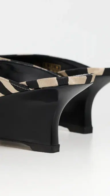 Stuart Weitzman Vinnie Wedge Thong Sandals Crm/Smk | Thumbnail 4 Stuart Weitzman Vinnie Wedge Thong Sandals Crm/Smk | Thumbnail 4