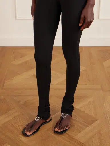 Gucci Logo-embellished Leather Thong Sandals | Thumbnail 2 Gucci Logo-embellished Leather Thong Sandals | Thumbnail 2