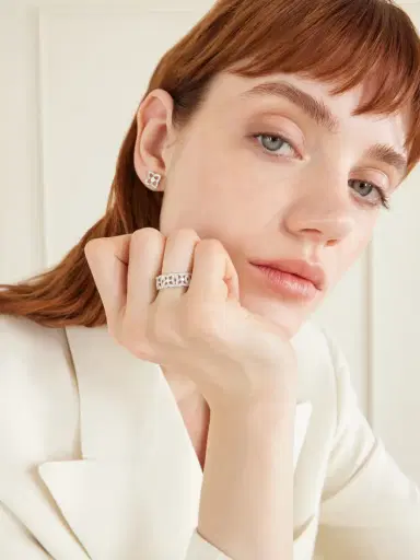 De Beers London Lotus By De Beers 18-karat White Gold Diamond Earrings | Thumbnail 4 De Beers London Lotus By De Beers 18-karat White Gold Diamond Earrings | Thumbnail 4