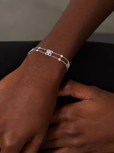 De Beers London Lotus By De Beers 18-karat White Gold Diamond Bracelet | Thumbnail 2 De Beers London Lotus By De Beers 18-karat White Gold Diamond Bracelet | Thumbnail 2