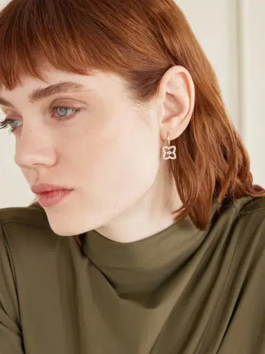 De Beers London Lotus By De Beers 18-karat Rose Gold Diamond Earrings | Thumbnail 4 De Beers London Lotus By De Beers 18-karat Rose Gold Diamond Earrings | Thumbnail 4