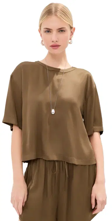 LE BOP Chandler atin Tee Hazelnut | Thumbnail 1 LE BOP Chandler atin Tee Hazelnut | Thumbnail 1