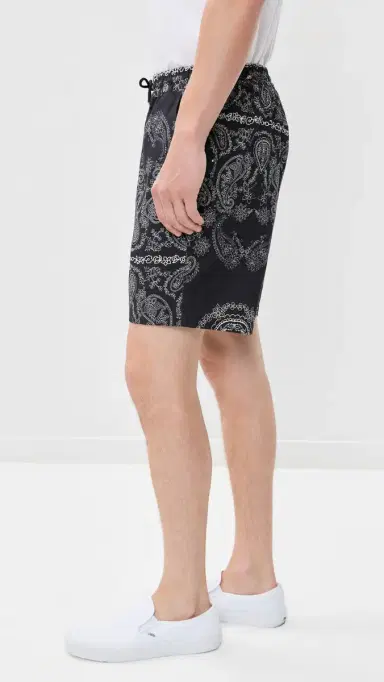 Les Deux Paisley Shorts 7 Tap hoe Black | Thumbnail 4 Les Deux Paisley Shorts 7 Tap hoe Black | Thumbnail 4