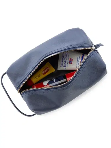 Royce New York Women's Compact Leather Toiletry Bag - Black | Thumbnail 2 Royce New York Women's Compact Leather Toiletry Bag - Black | Thumbnail 2