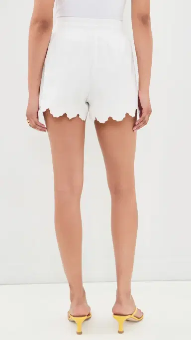 Moon River callop Floral Embroidered Shorts White Multi | Thumbnail 3 Moon River callop Floral Embroidered Shorts White Multi | Thumbnail 3