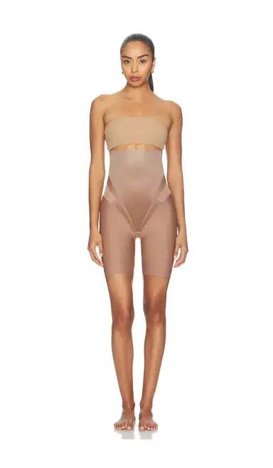 Spanx Spanxsculpt Transform High Waisted Mid Thigh Short | Thumbnail 4 Spanx Spanxsculpt Transform High Waisted Mid Thigh Short | Thumbnail 4