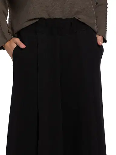 Issey Miyake Women's Campagne Wide-Leg Pants - Black | Thumbnail 6 Issey Miyake Women's Campagne Wide-Leg Pants - Black | Thumbnail 6