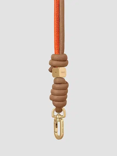 MAISON de SABRÉ Women's The Twist Handle - Sandstone Manhattan | Thumbnail 7 MAISON de SABRÉ Women's The Twist Handle - Sandstone Manhattan | Thumbnail 7