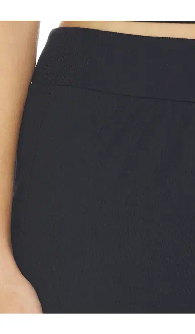 Commando Better Than Basic Rib Relaxed Short | Thumbnail 6 Commando Better Than Basic Rib Relaxed Short | Thumbnail 6
