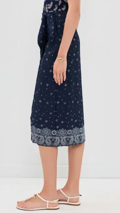 Madewell x hopbop arong Midi Skirt in Linen Blend Bandana Mix White | Thumbnail 4 Madewell x hopbop arong Midi Skirt in Linen Blend Bandana Mix White | Thumbnail 4