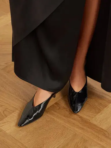 Bottega Veneta Vesta Leather Mules | Thumbnail 2 Bottega Veneta Vesta Leather Mules | Thumbnail 2