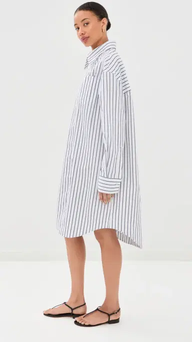 AMI Embossed Ami De Coeur Wide Shirt Dress Blanc/Encre | Thumbnail 4 AMI Embossed Ami De Coeur Wide Shirt Dress Blanc/Encre | Thumbnail 4