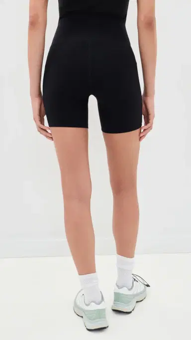 Splits59 Airweight High Waist Pocket Shorts 6 Black | Thumbnail 3 Splits59 Airweight High Waist Pocket Shorts 6 Black | Thumbnail 3