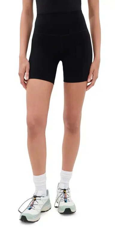 Splits59 Airweight High Waist Pocket Shorts 6 Black | Thumbnail 1 Splits59 Airweight High Waist Pocket Shorts 6 Black | Thumbnail 1