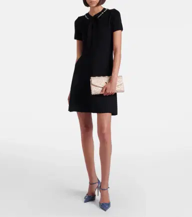 Valentino Garavani D'Orsay VLogo patent leather pumps | Thumbnail 5 Valentino Garavani D'Orsay VLogo patent leather pumps | Thumbnail 5
