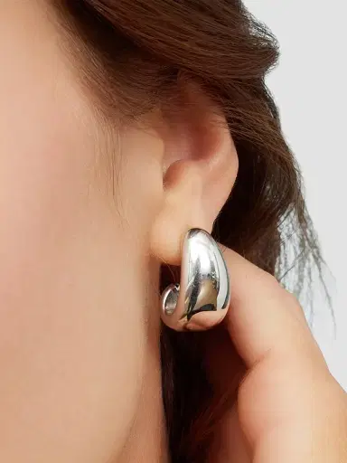 Oradina Women's Contour Drop Earrings in Sterling Silver - Silver | Thumbnail 2 Oradina Women's Contour Drop Earrings in Sterling Silver - Silver | Thumbnail 2