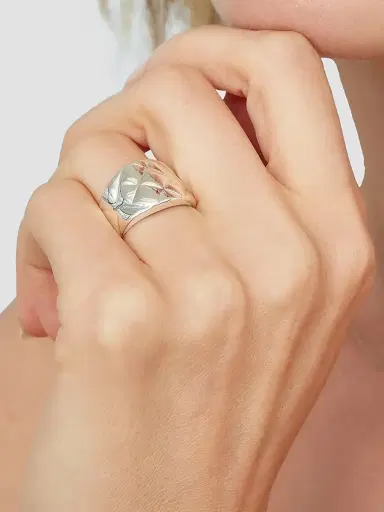 Oradina Women's Quilted Ring in Sterling Silver - Silver | Thumbnail 4 Oradina Women's Quilted Ring in Sterling Silver - Silver | Thumbnail 4