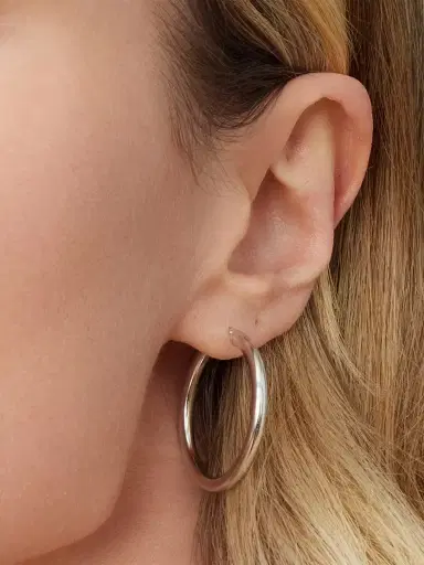 Oradina Women's Mid Everyday Hoops in Sterling Silver - Silver | Thumbnail 2 Oradina Women's Mid Everyday Hoops in Sterling Silver - Silver | Thumbnail 2