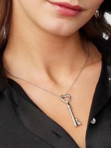 Oradina Women's Key To My Heart Pendant Necklace in Sterling Silver - Silver | Thumbnail 3 Oradina Women's Key To My Heart Pendant Necklace in Sterling Silver - Silver | Thumbnail 3