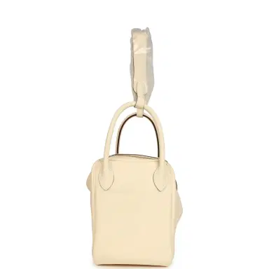 HERMÈS Hermes Lindy 30 Nata Clemence Gold Hardware | Thumbnail 3 HERMÈS Hermes Lindy 30 Nata Clemence Gold Hardware | Thumbnail 3